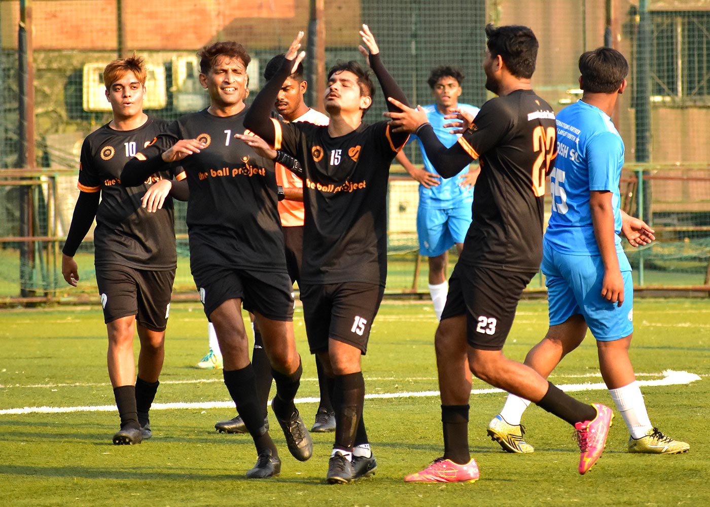 Fast Start Sets Strikers on Course for Victory